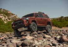 La Toyota 4Runner del 2024 con pocos cambios pero con su robusta capacidad todoterreno