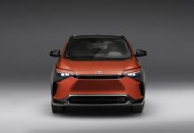 Toyota bZ4X del 2023, un EV con suficiente potencia para circular por ciudad