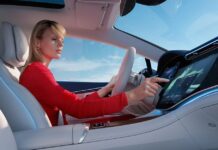 Los Autos con los Sistemas de Info-entretenimiento Más Avanzados del 2025